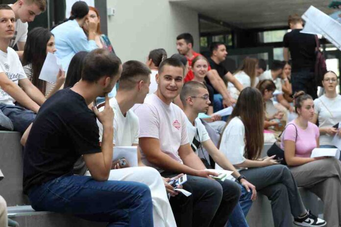 large_banjaluka__studenti_unibl_foto_dejan_desnica